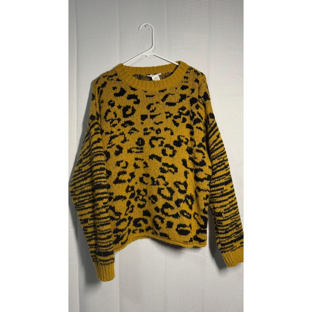 For the Republic Sweater Medium Mustard Yellow Leopard Print Crew Neck Knit‎